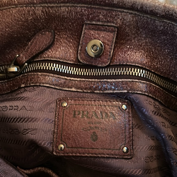 👜 Vintage PRADA Cervo Lux Hobo Chain Bag - Burgundy Craquelle - Picture 12 of 16